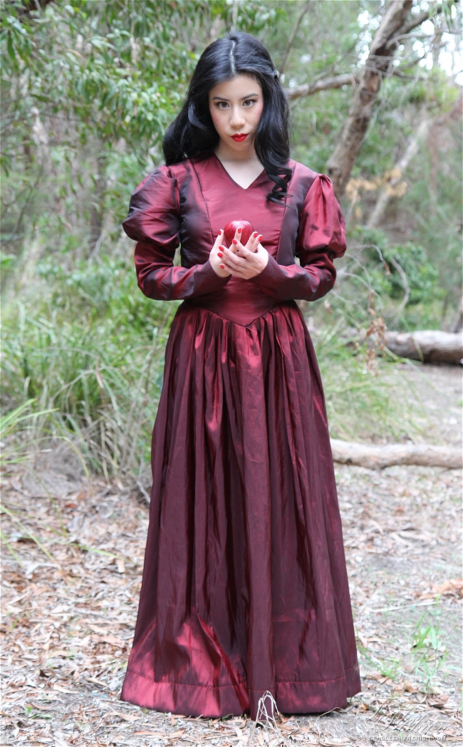 Book of Fables: Chapter 100 – Brother Grimm’s Snow White