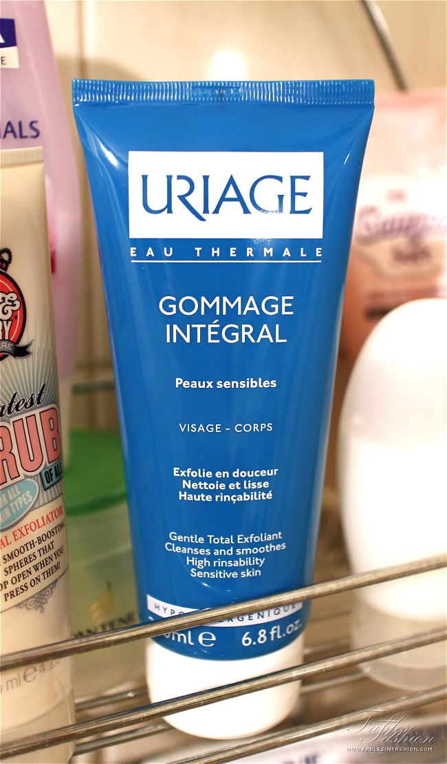 Uriage Gommage Integral Gentle Exfoliating Gel Review, Swatches and Photos